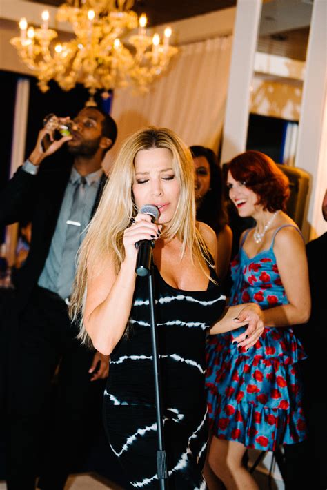 beverly hills glam wedding with taylor dayne singing and a