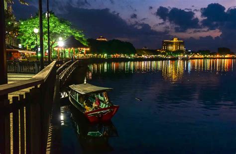 guide  kuching  sarawak malaysian borneo