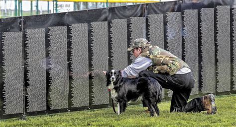 traveling vietnam war memorial pays tribute promotes