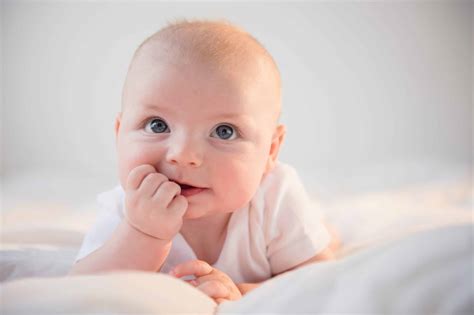 bebes recem nascidos  curiosidades sobre os primeiros dias de vida