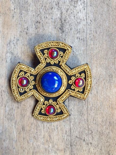Great Vintage Pin Lapis With Plenty Of Gold Accent Cording Vintage