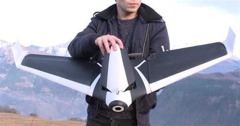 parrot disco le drone  voilure fixe destine aux grands espaces