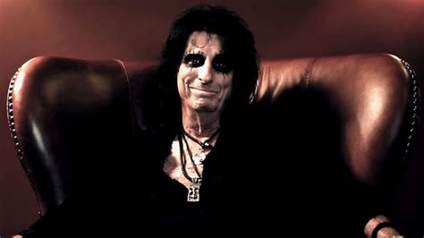 alice cooper “i sold a lot more records than david cassidy by being