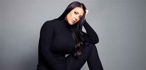 Angela White Goes In Depth On I Am Angela And More Video