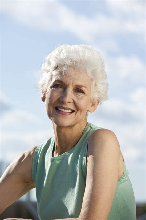 A Comprehensive Guide To Hair Loss Prevention In 60 Year Old Women