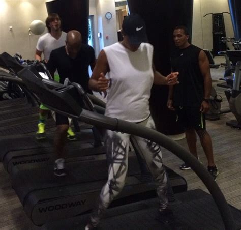 [photos] Kelly Rowland Keeps Up Intense Exercise Regimen