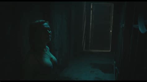naked abigail breslin in the call