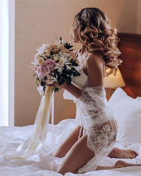 24 Wedding Boudoir Photo Ideas For Any Bride Page 2 Of 2 Oh The