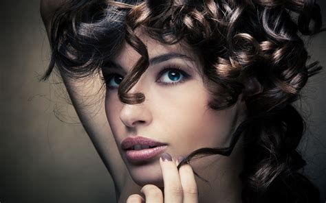 model with curly hair wallpapers and images wallpapers