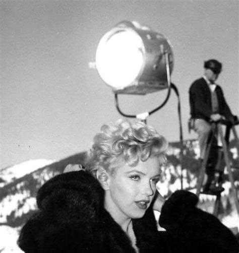 marilyn on the set of bus stop 1956 marilyn y otras beauties