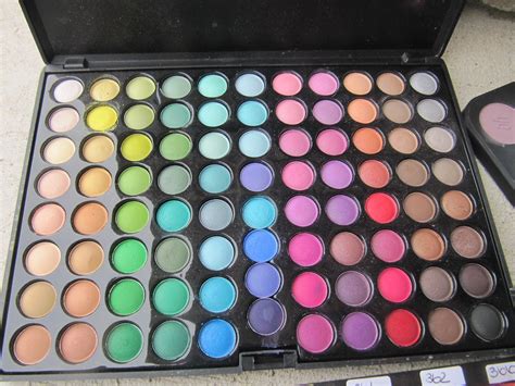 good mat lipstick bright eyeshadow palettes