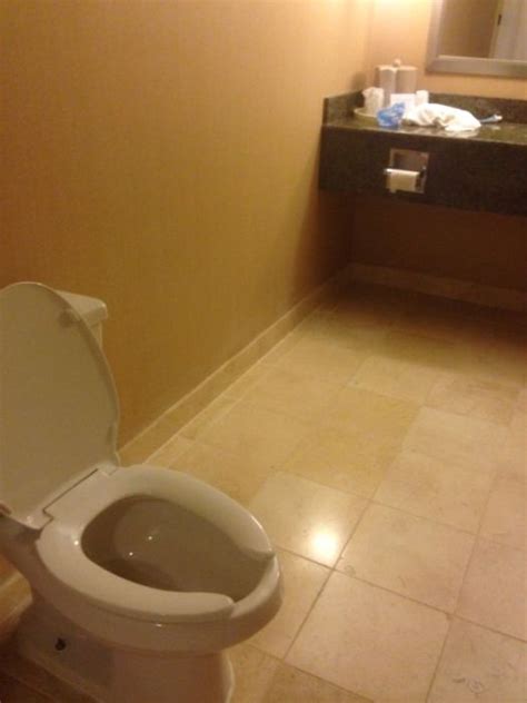 Hotels That Failed So Badly Its Hilarious 26 Pics