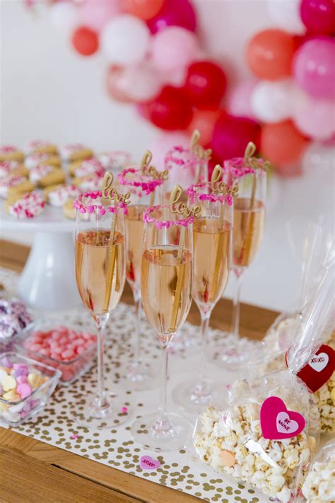 ideas  throwing   valentines day party fashionable hostess