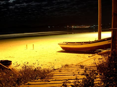 boat   beach night  photo  freeimages