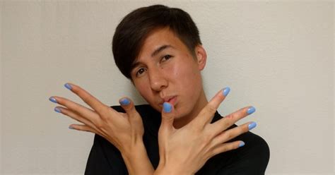 A Guy Paints His Nails For A Week And Gets Showered In Praise