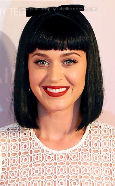 Taglio cortissimo con ciuffo per katy perry e la sua . Peinados egipcios