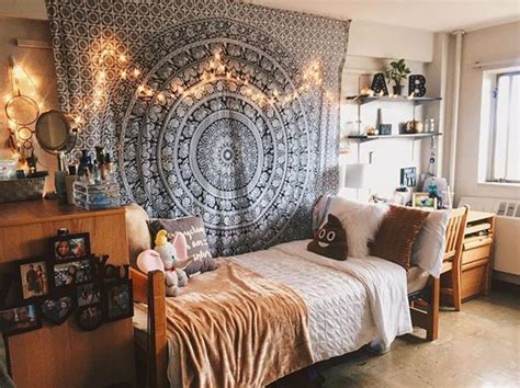 20 Unique Things Every Dorm Room Needs For All College