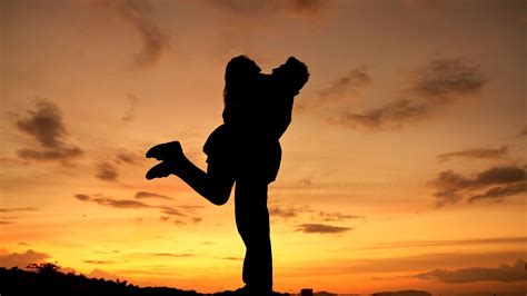 Hugging Lovers Man And Woman Shadows Sunset Hd
