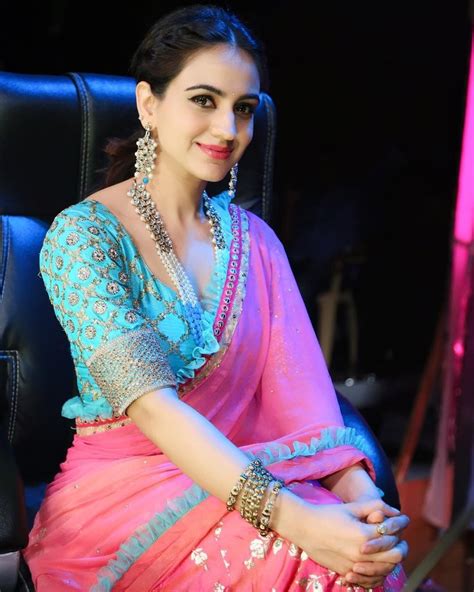 lista 100 imagen no indian girl can ever say no to the magic of saree