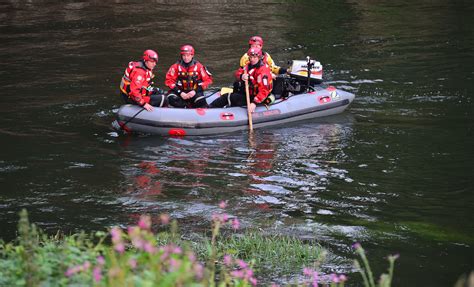 teenage girls drown in river wear metro uk