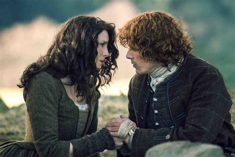 Jamie And Claire S Most Heartwarming Scenes In Outlander Film Daily