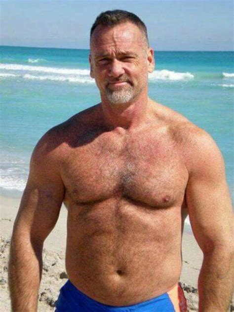old bear beach hombres atractivos hombres y personas