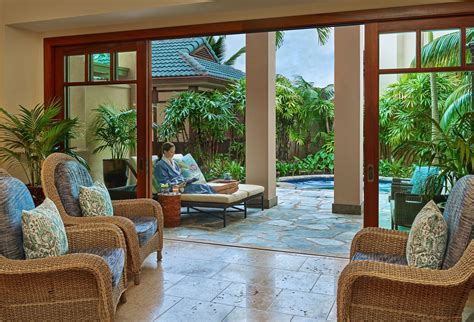 luxury hotels resorts  hawaii  ritz carlton kapalua top