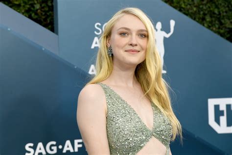 Dakota Fanning At The 2020 Sag Awards See The Best Hair And Makeup