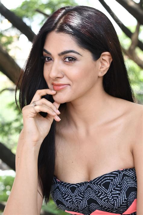 actress sakshi chaudhary latest photoshoot pics