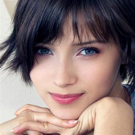 cute short haired brunette r prettygirls