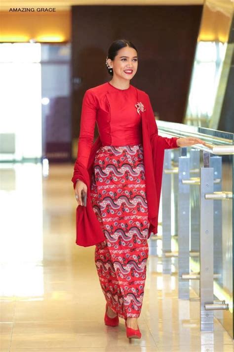 Pin By Myint Tun On Myanmar Dress Traditional Dresses