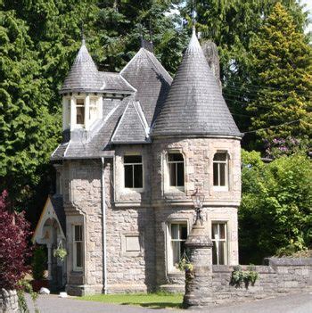 tiny castles   royalty   small footprint storybook