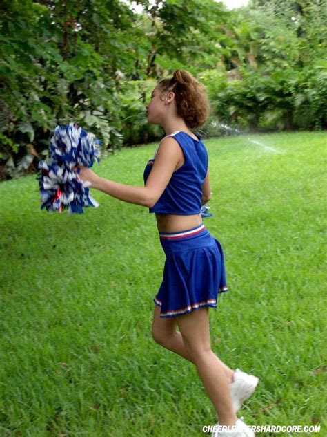 pretty cheerleader outdoor 2584