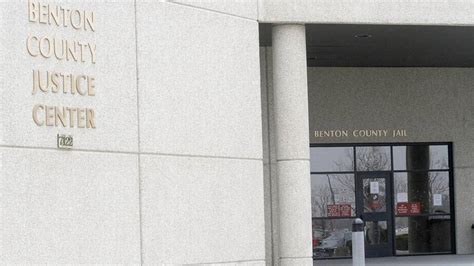 3rd benton county sex offender flees court before trial