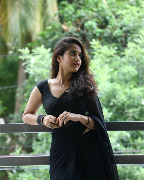 Actress Deepthi Sunaina Black Saree Photos 💖