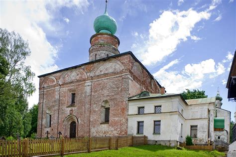 lieu de pelerinage le monastere saint boris  saint gleb pres de rostov russia  fr