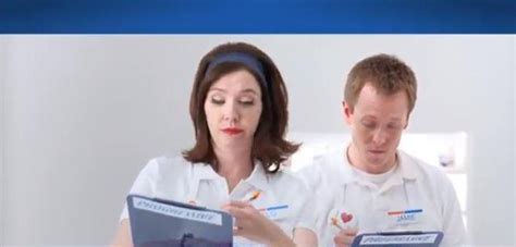 flo progressive insurance actress and comedian stephanie courtney left handed south