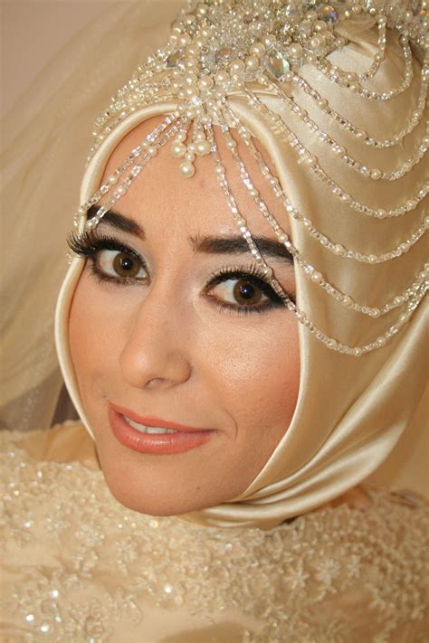 Pin On Hijab Bride Muslim Wedding Dress