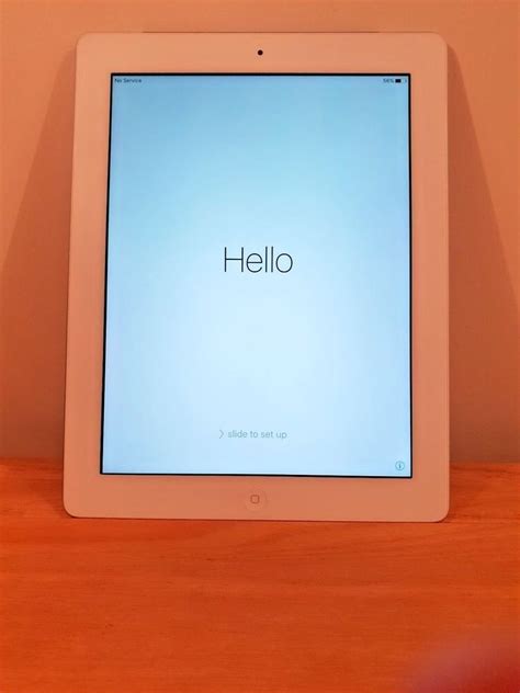 apple ipad  generation colour white gb wi fi fantastic condition   images show