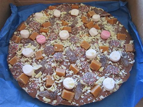 chocolate pizza   bake  dessert pizza cooking  food
