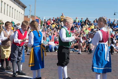 Folk Costume Costumes Lindsborg Heart Of America In The Heart