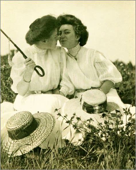 Interesting Vintage Photos Of Lesbian Loves – Artofit