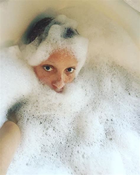 Imaan Hammam Josephine Skriver And More Take Bath Selfies On