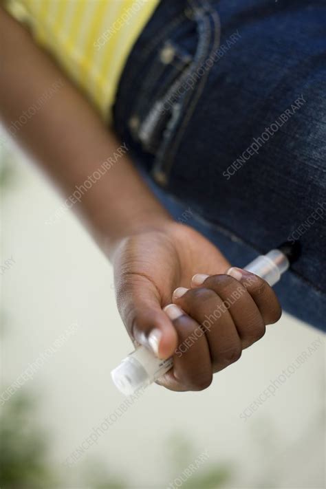 adrenaline autoinjector stock image f001 1411 science photo library