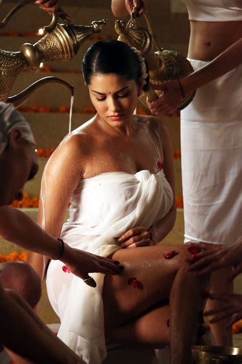 hot photos sunny leone takes a bath with 100 litres of milk missmalini