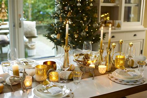 feestdagen kersttrends feestelijke tafel  goud wit stijlvol styling woonblog voel je