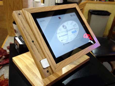 diy wood ipad stand  screams styleprevents tablet jabbing violence solidsmack