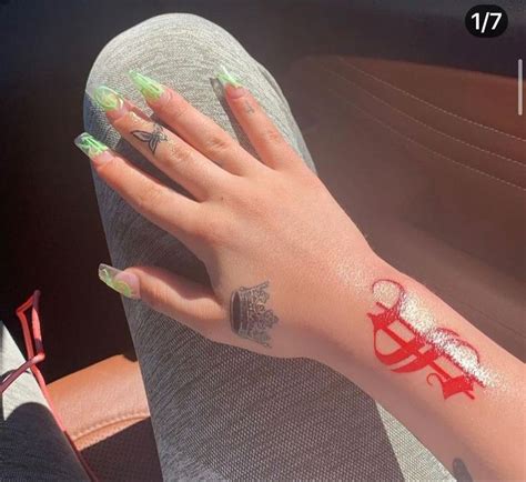 Fr Baddieeee 🧸 Face Tattoos For Women Red Tattoos Finger Tattoo