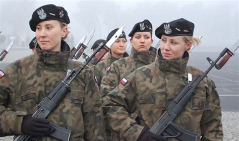 dmp f013 female polish soldiers