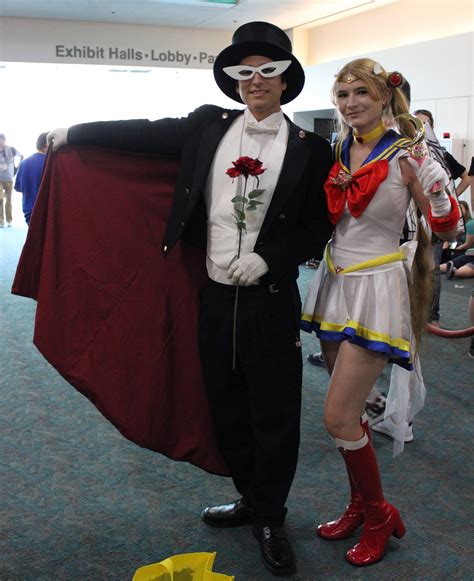 tuxedo mask and sailor moon the absolute best cosplays from comic con 2015 popsugar tech